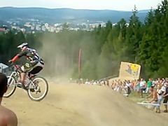 Epic Wallride Overtake During Bike Race